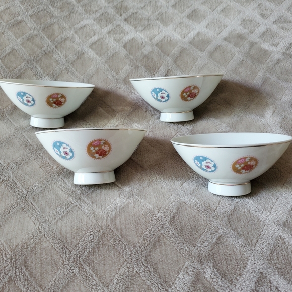 4 piece set oriental bowls - Picture 1 of 3